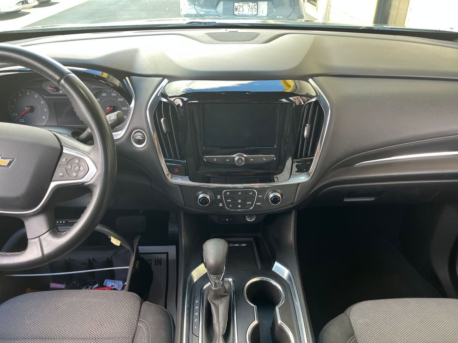 Used 2023 Chevrolet Traverse LT image 32