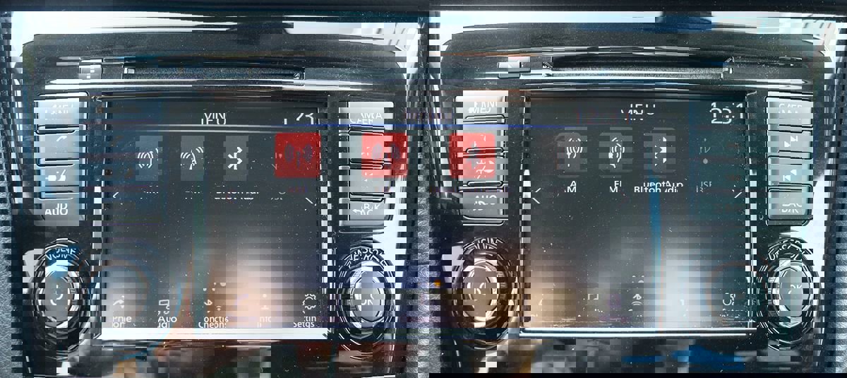 Used 2019 Nissan Rogue S image 47