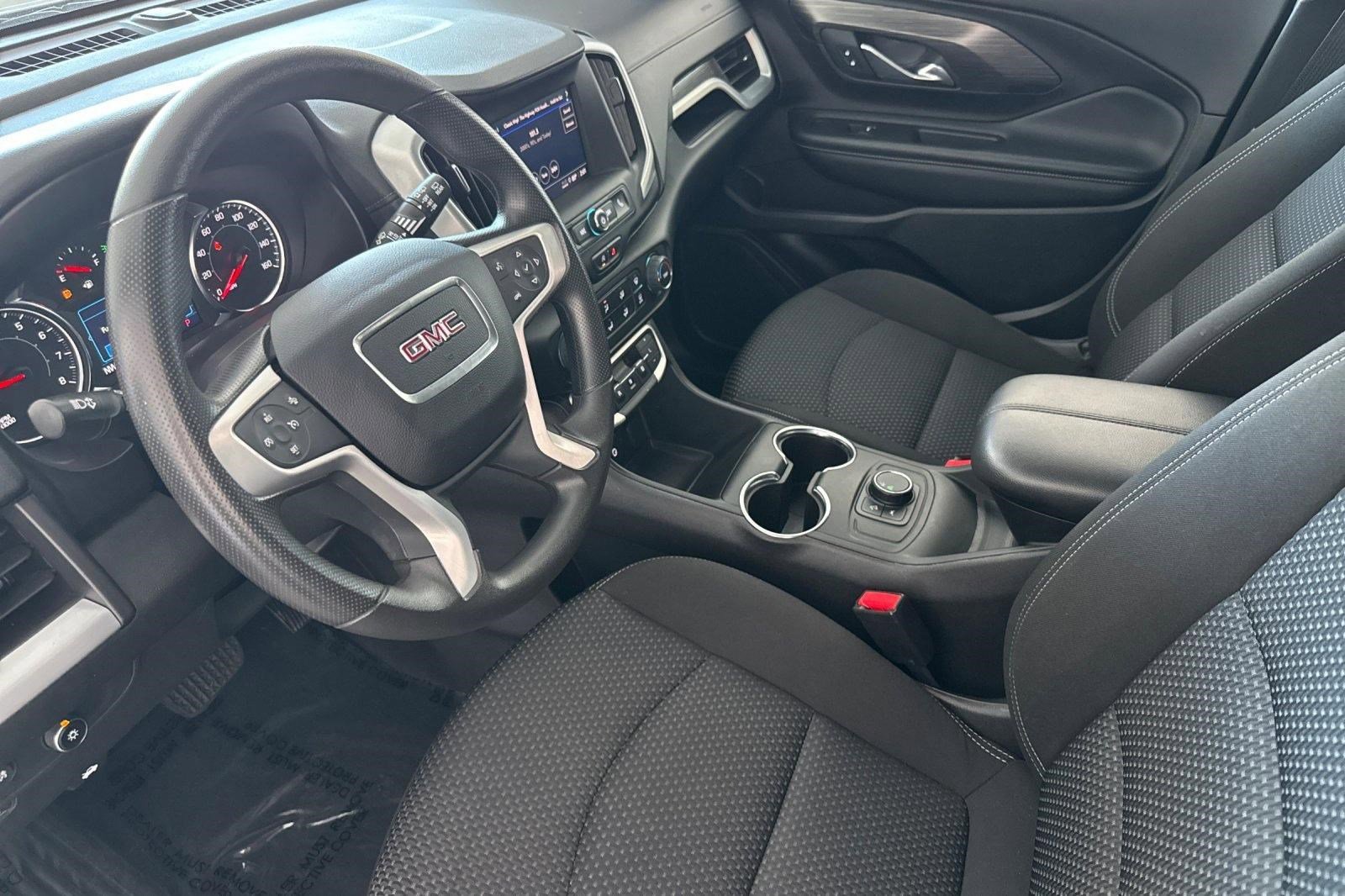 Used 2024 GMC Terrain SLE FWD image 4