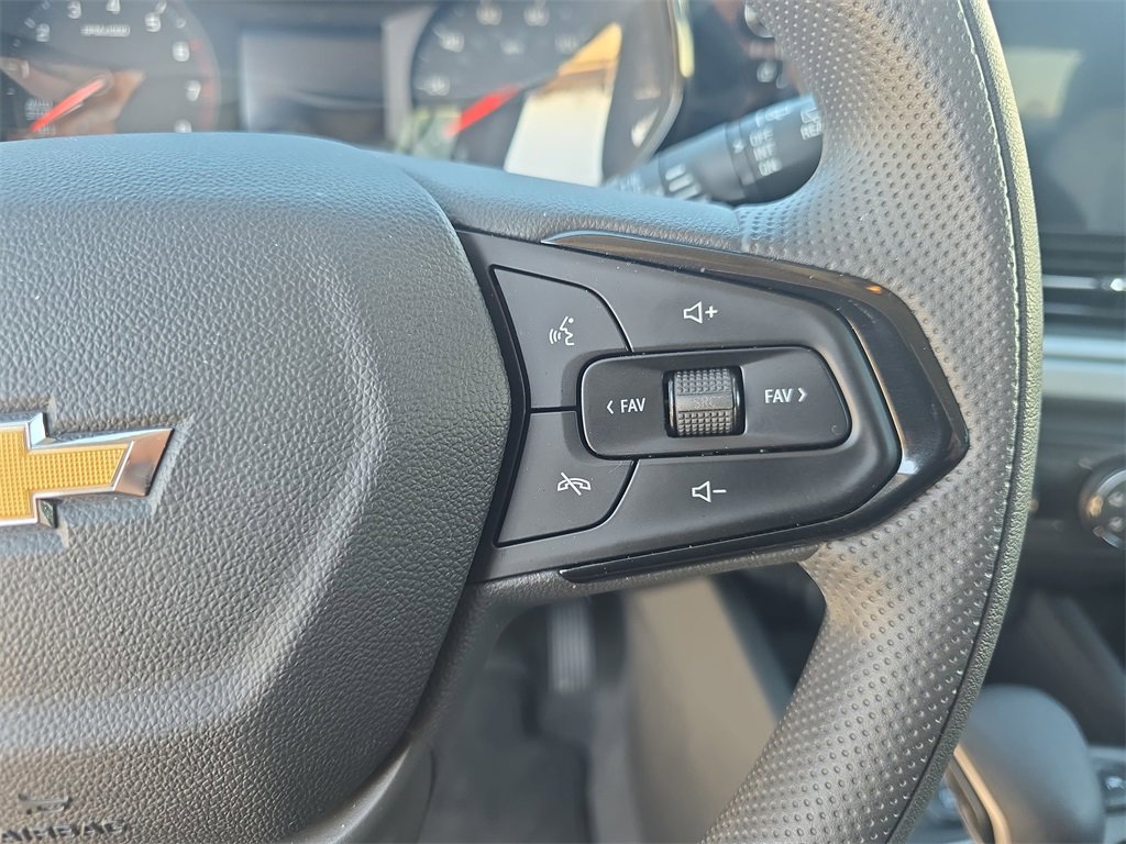 Used 2025 Chevrolet Trax LS image 18