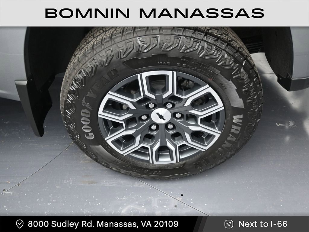 Used 2024 Chevrolet Colorado Z71 w/ Z71 Convenience Package 2 image 18