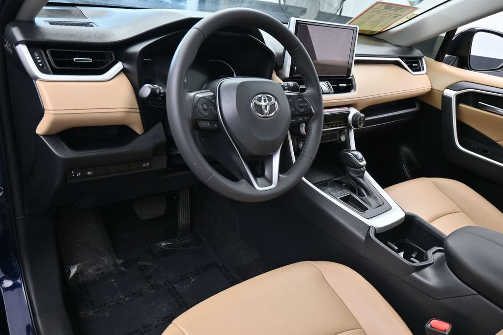 Used 2025 Toyota RAV4 XLE Premium FWD image 14