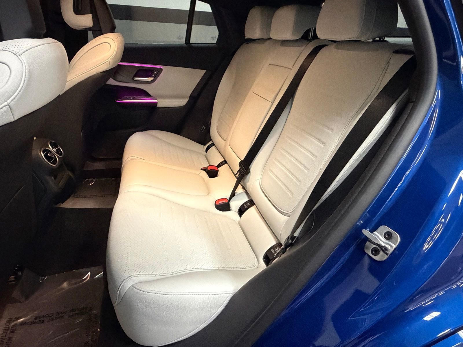 Certified 2025 Mercedes-Benz GLC 300 4MATIC image 38