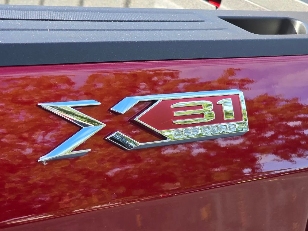 New 2026 GMC Sierra 1500 SLT w/ SLT Premium Plus Package image 8