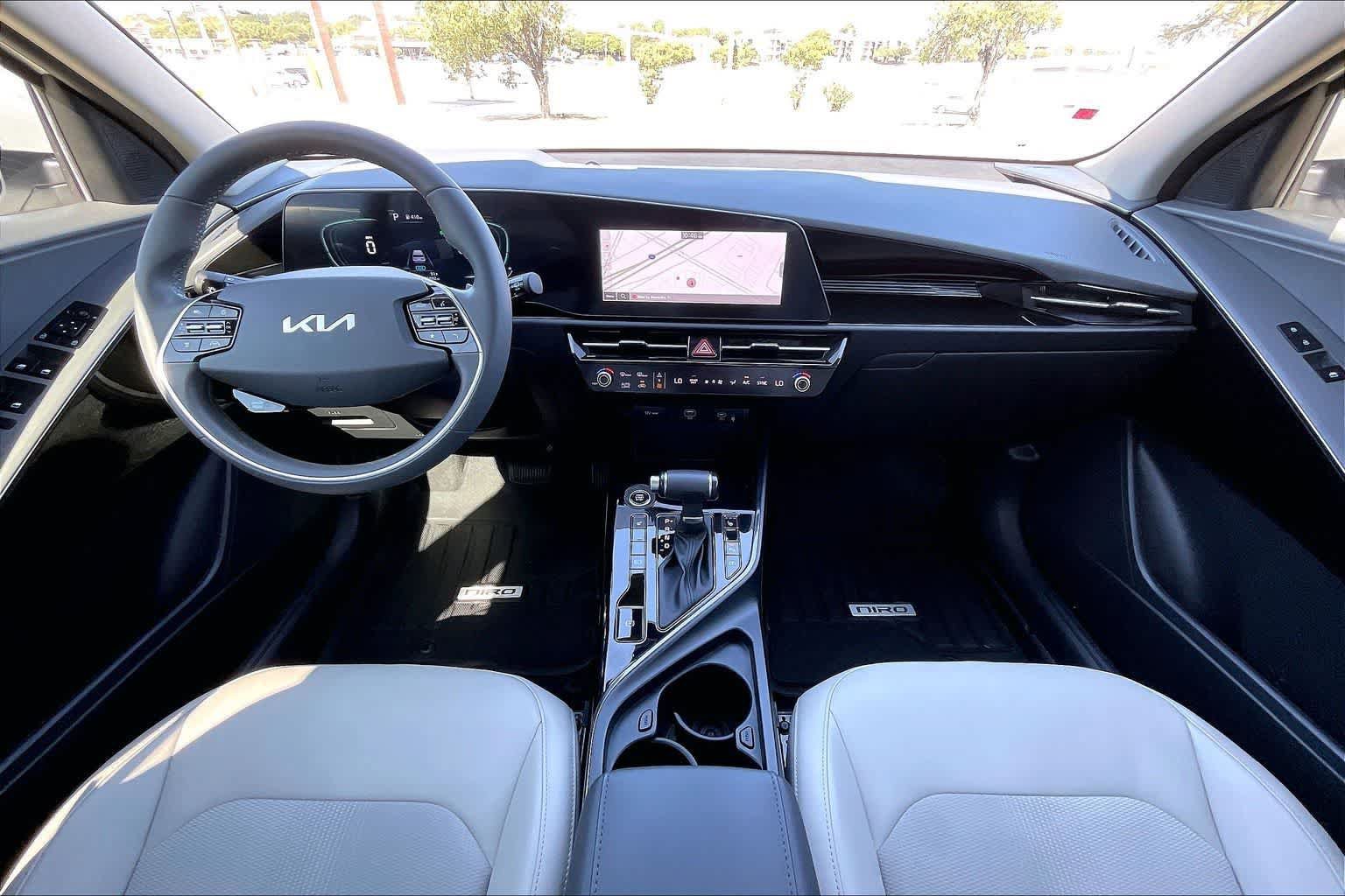 Certified 2024 Kia Niro EX FWD image 10