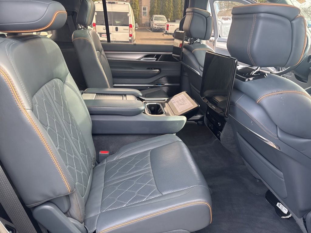 Used 2022 Jeep Grand Wagoneer Series III w/ Rear Seat Video Group 1 image 45