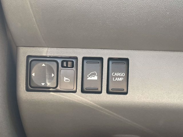 Used 2018 Nissan Frontier SV w/ Value Truck Package AWD/4WD image 17
