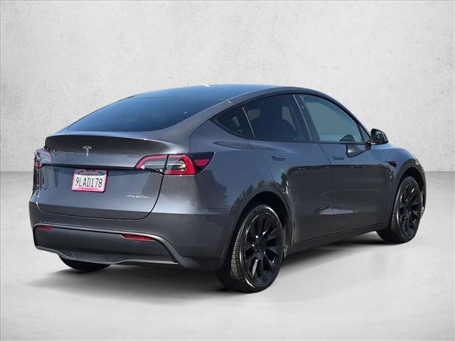 Used 2024 Tesla Model Y Long Range AWD/4WD image 5