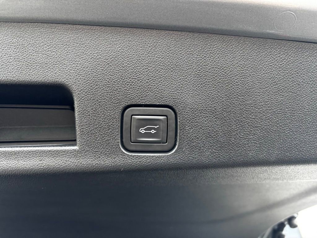 Used 2025 GMC Acadia AT4 w/ LPO, Floor Liner Package image 30