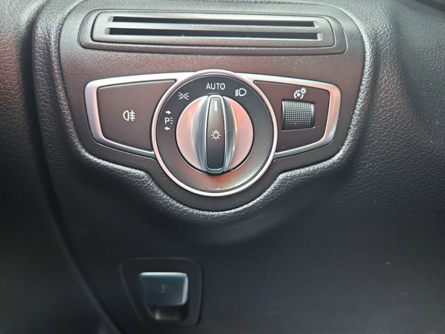 Used 2020 Mercedes-Benz GLC 300 4MATIC image 27