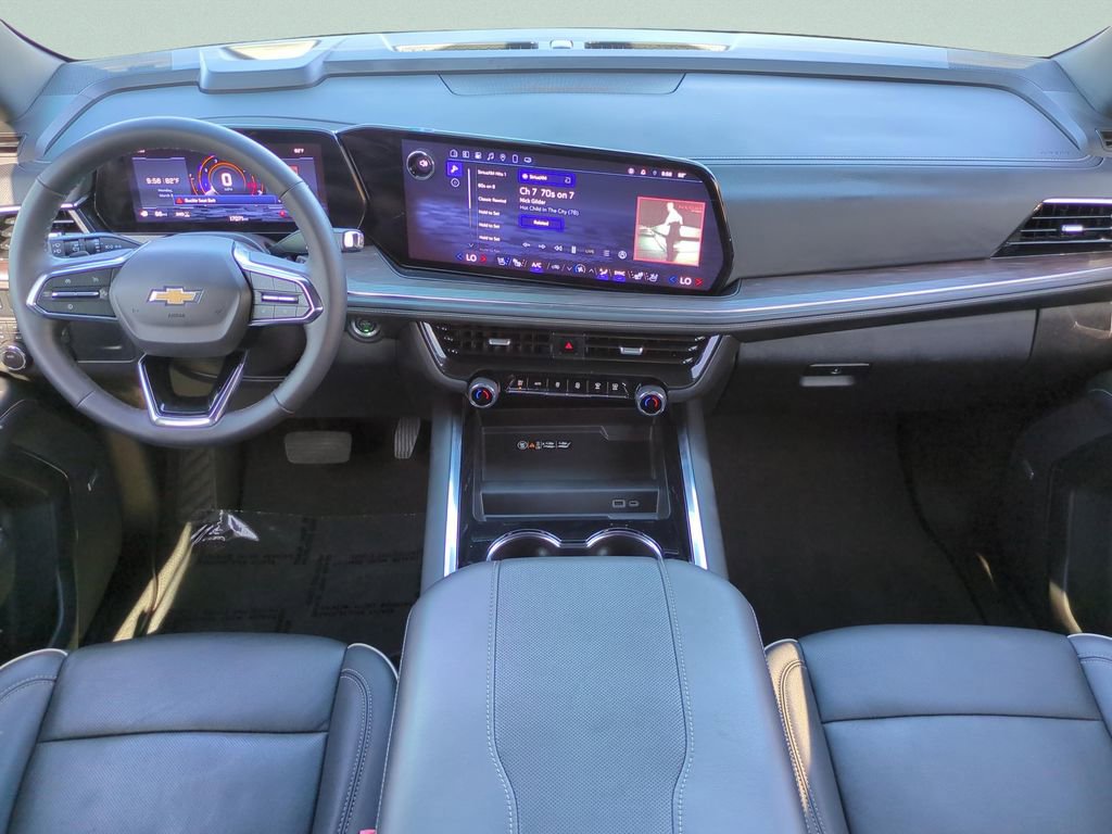 Used 2025 Chevrolet Suburban Premier image 14