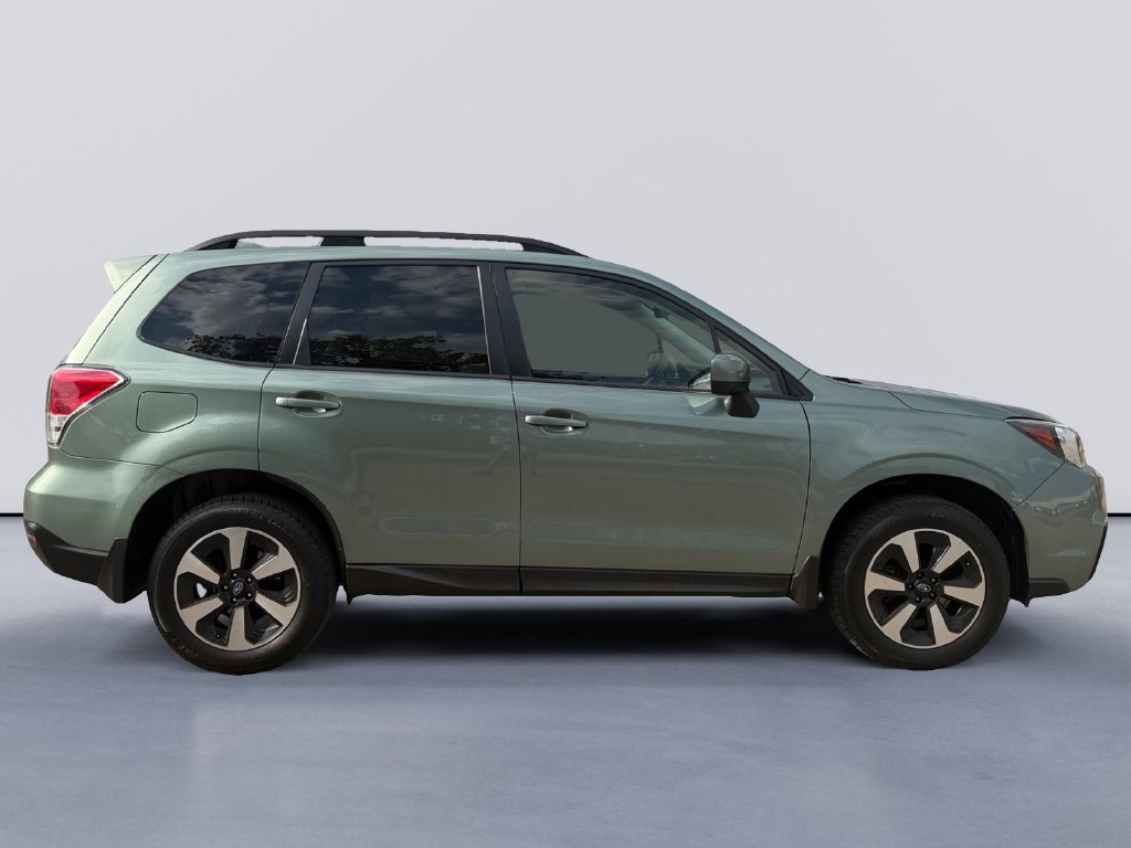 Used 2017 Subaru Forester 2.5i Premium w/ Protection Package #1 AWD/4WD image 2