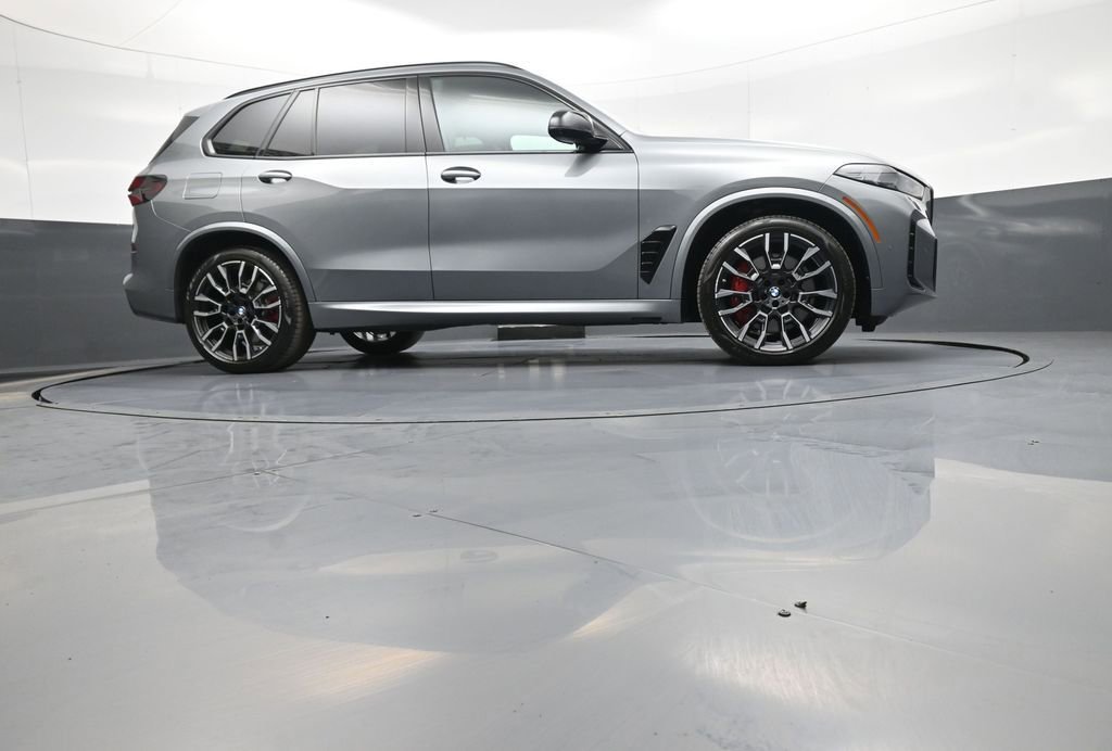 Used 2024 BMW X5 M60i AWD/4WD image 32
