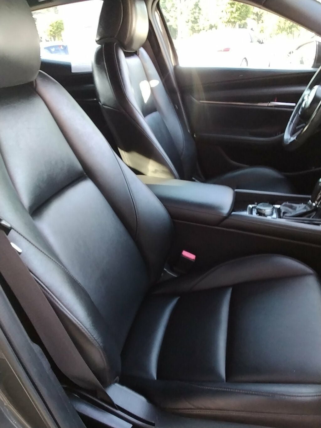 Used 2019 MAZDA MAZDA3 Hatchback w/ Preferred Package FWD image 11