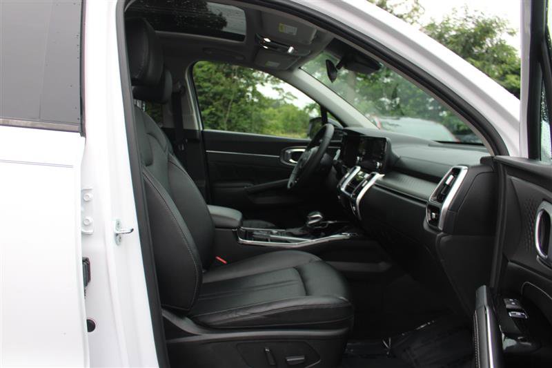 Used 2022 Kia Sorento SX image 12