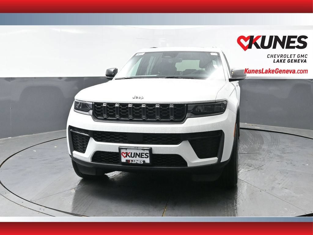 Used 2026 Jeep Grand Cherokee Altitude AWD/4WD image 5
