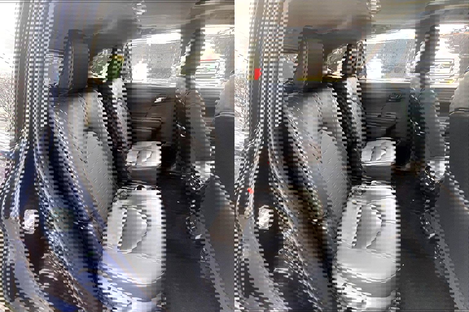 Used 2025 Toyota Highlander XLE image 32