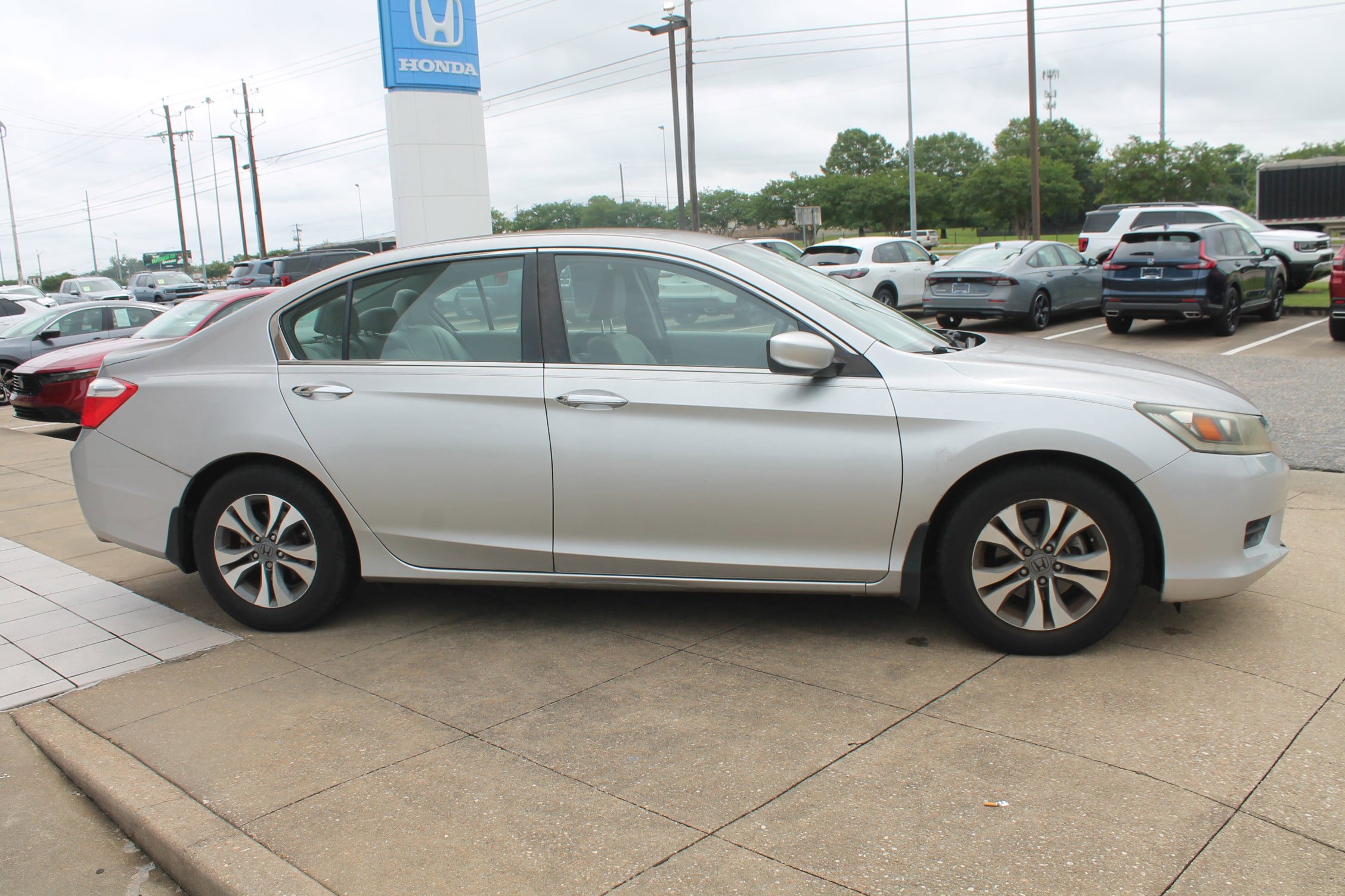 Used 2015 Honda Accord LX image 3