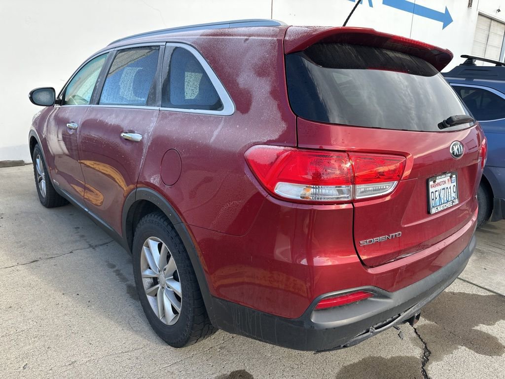 Used 2017 Kia Sorento LX image 3