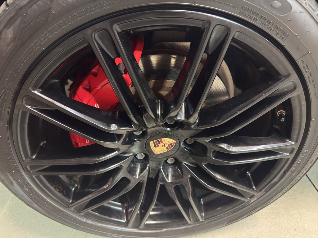 Used 2015 Porsche Cayenne Turbo AWD/4WD image 34