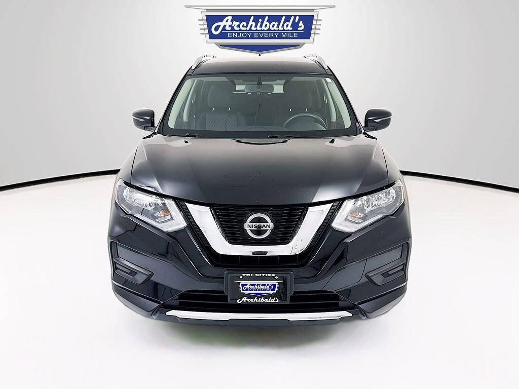 Used 2018 Nissan Rogue SV image 2
