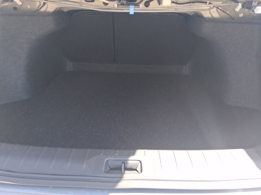 New 2026 Nissan Sentra SR w/ Floor Mat Package FWD image 8