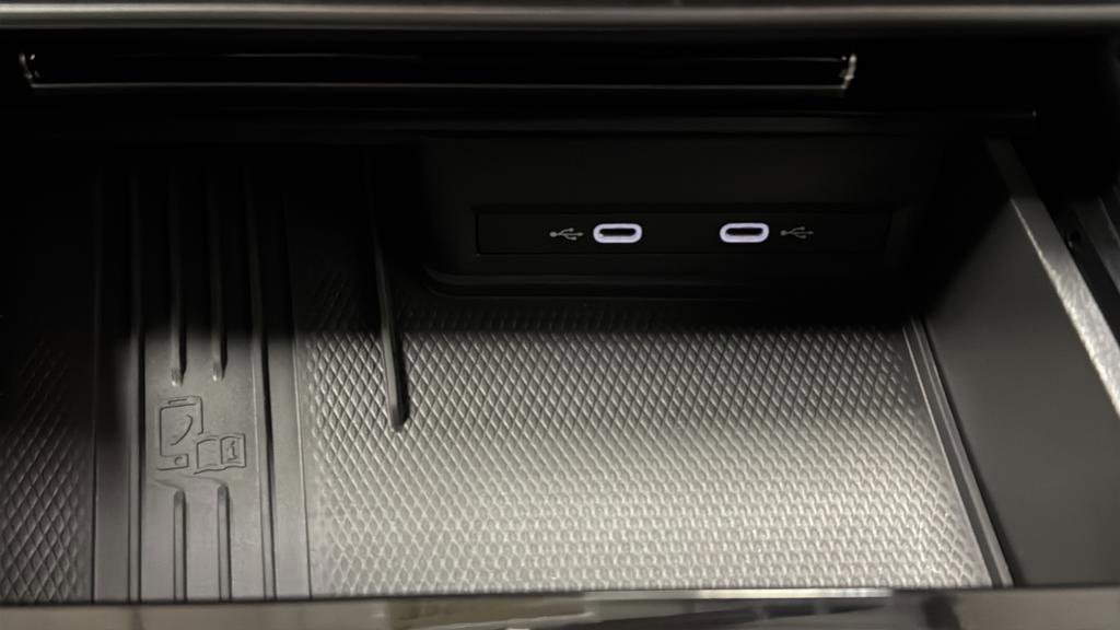 Used 2025 Volkswagen Atlas SE image 17