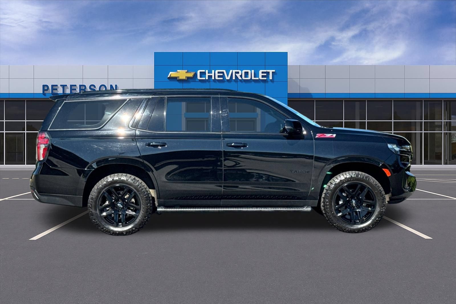 Certified 2023 Chevrolet Tahoe Z71 w/ Luxury Package AWD/4WD image 3