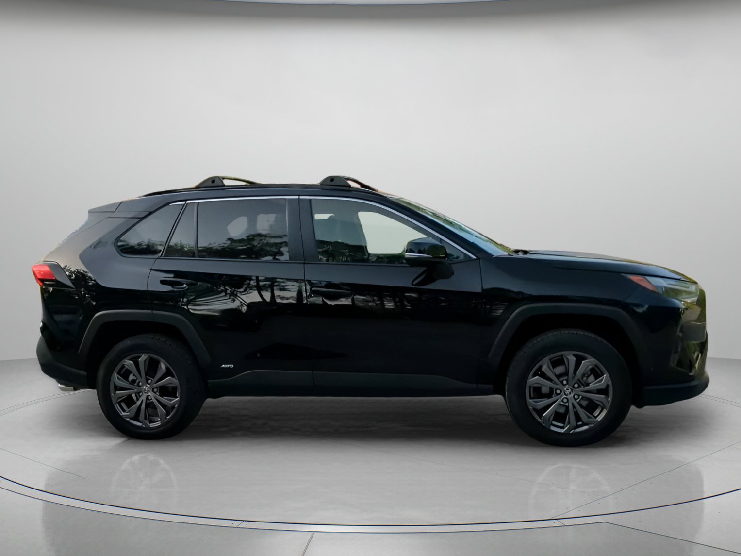 Used 2023 Toyota RAV4 XLE Premium AWD/4WD image 33