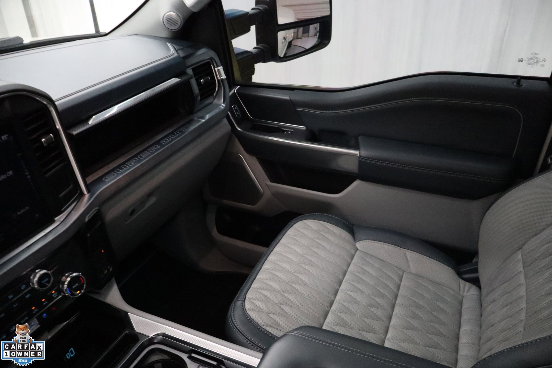 Used 2023 Ford F450 Limited image 24