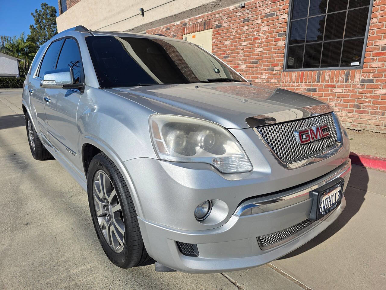 Used 2012 GMC Acadia Denali image 1
