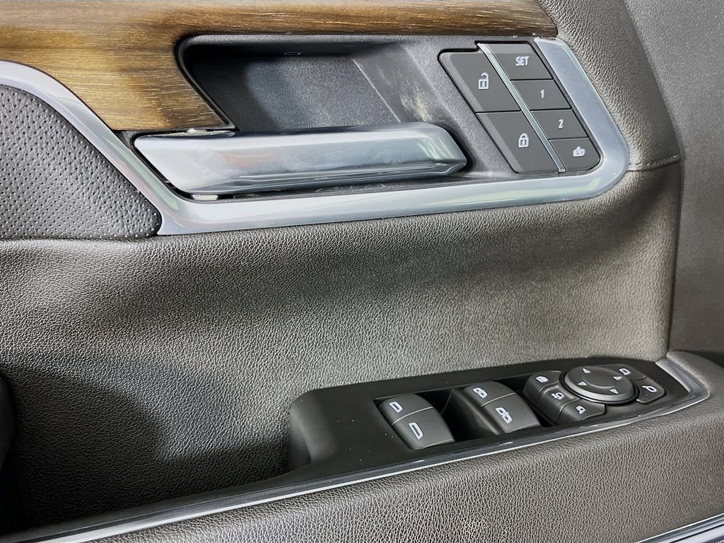 Used 2025 Chevrolet Silverado 3500 High Country w/ High Country Premium Package AWD/4WD image 26