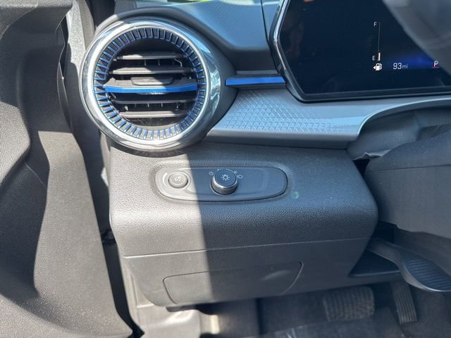 Used 2025 Chevrolet Trax LT FWD image 19