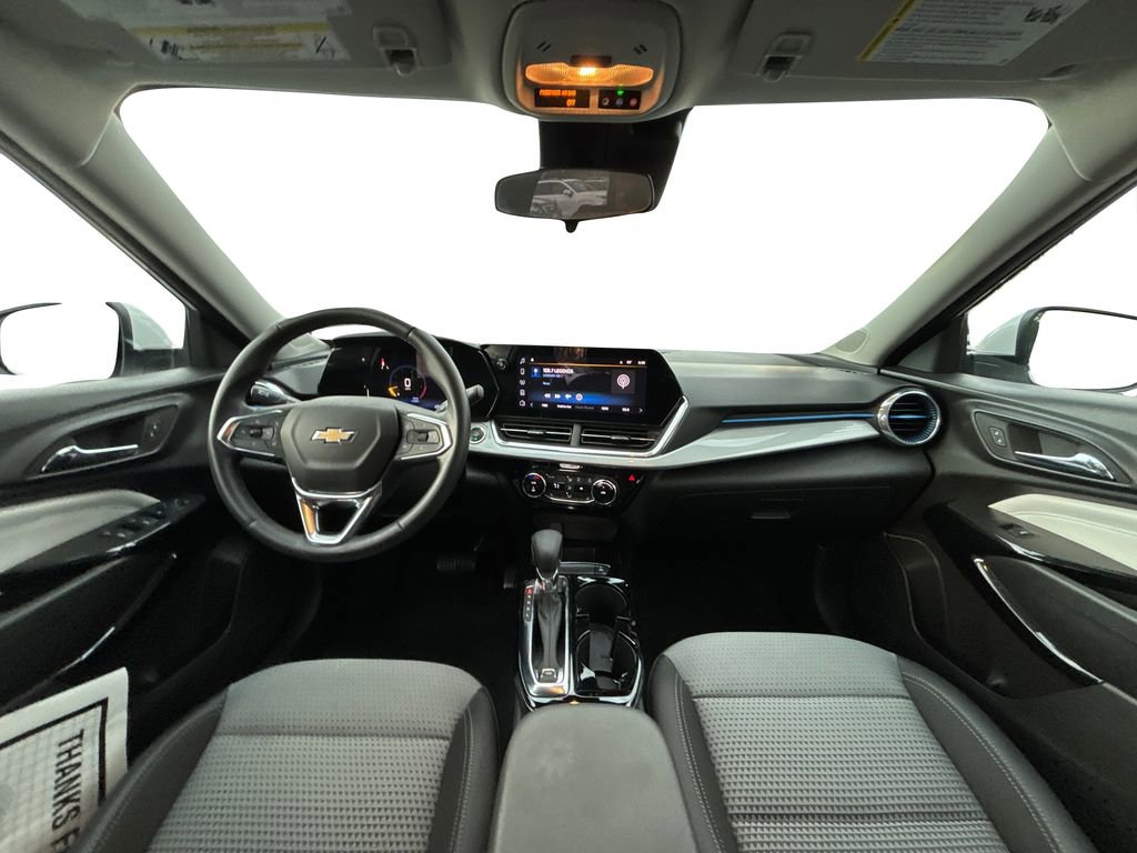 Used 2024 Chevrolet Trax LT w/ Driver Confidence Package image 17