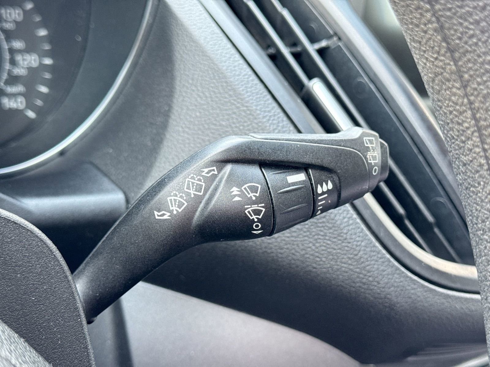 Used 2017 Ford Escape SE w/ Equipment Group 201A image 42