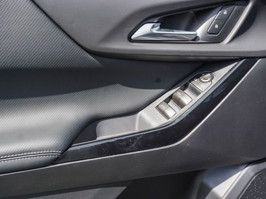 New 2026 Chevrolet Equinox LT w/ Midnight Edition FWD image 18