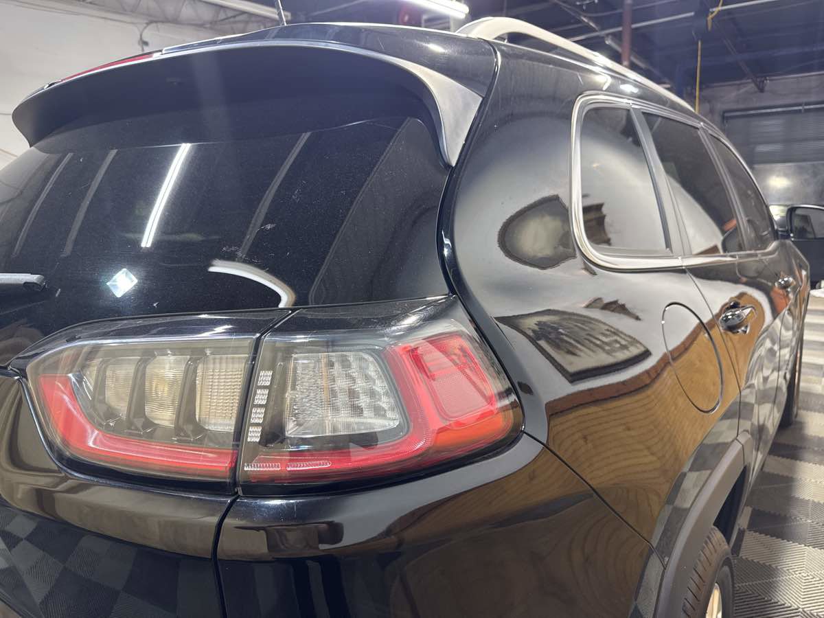 Used 2019 Jeep Cherokee Latitude w/ Popular Appearance Group FWD image 10