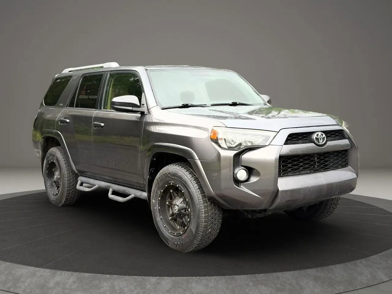 Used 2016 Toyota 4Runner SR5 AWD/4WD image 3