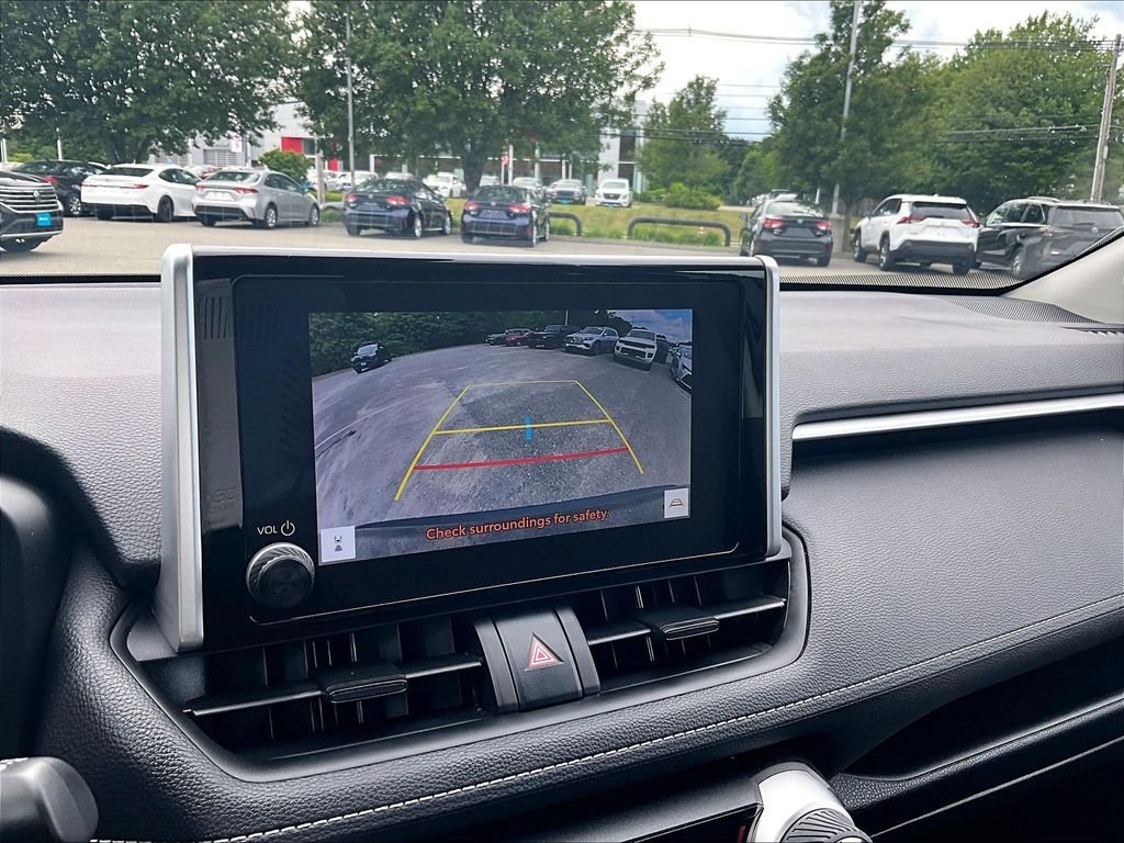 Used 2025 Toyota RAV4 XLE AWD/4WD image 19