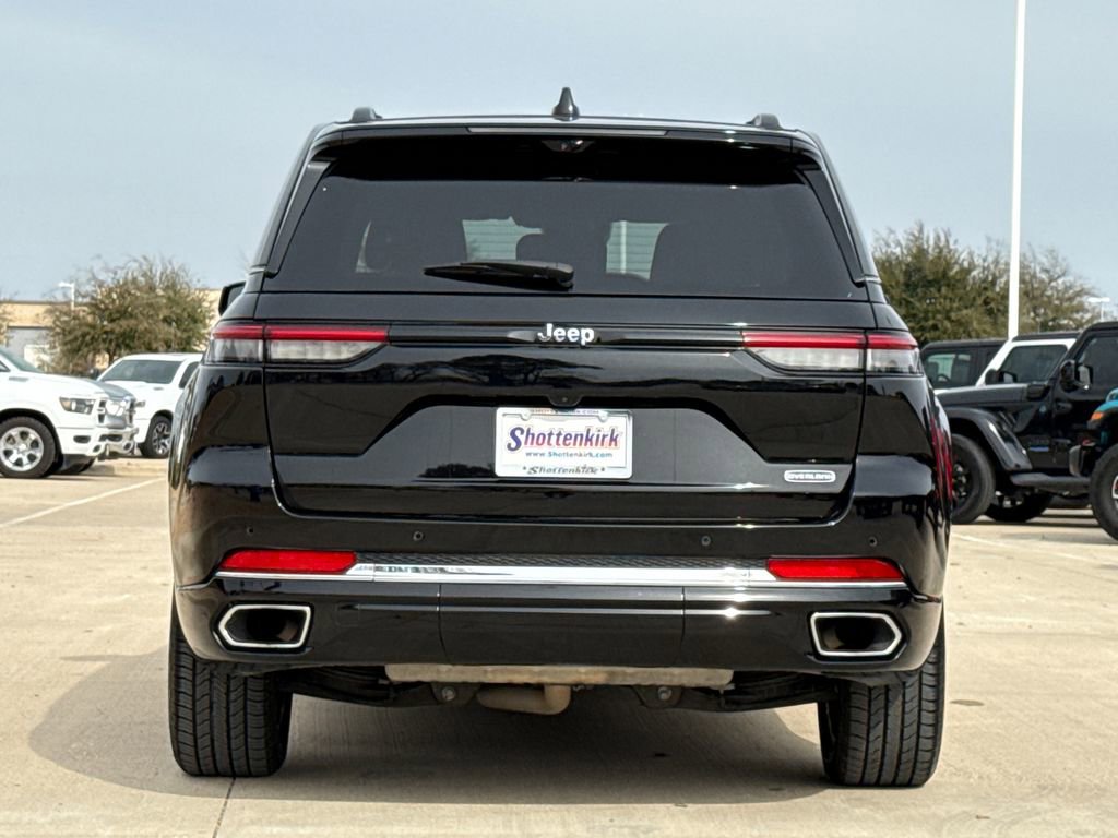 Used 2022 Jeep Grand Cherokee Overland w/ Luxury Tech Group IV AWD/4WD image 8