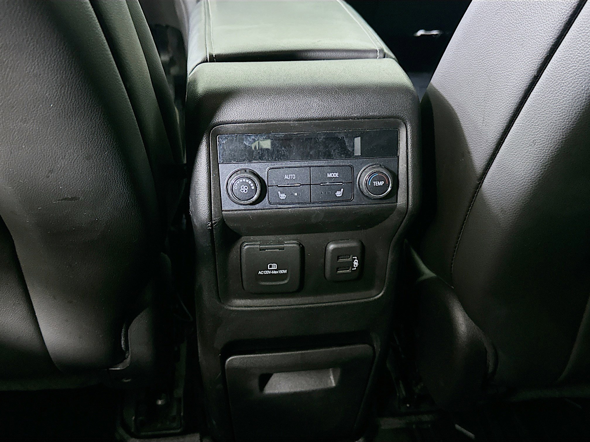 Used 2019 GMC Acadia Denali w/ Technology Package FWD image 27