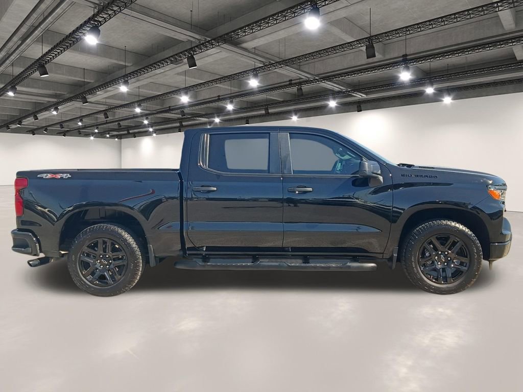 Used 2025 Chevrolet Silverado 1500 Custom w/ Turbomax Blackout Package image 17