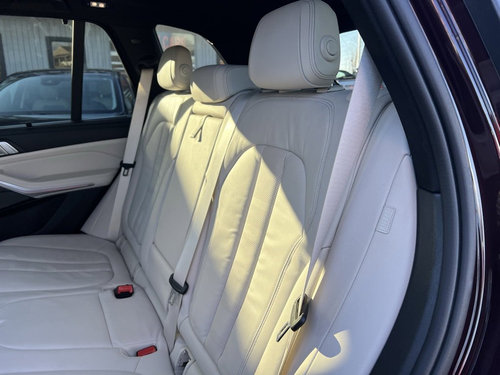 Used 2020 BMW X5 xDrive40i w/ Executive Package image 29