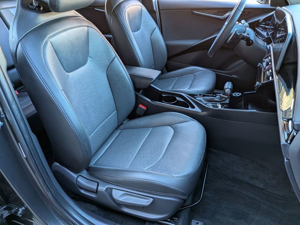 Certified 2024 Kia Niro SX Touring image 28
