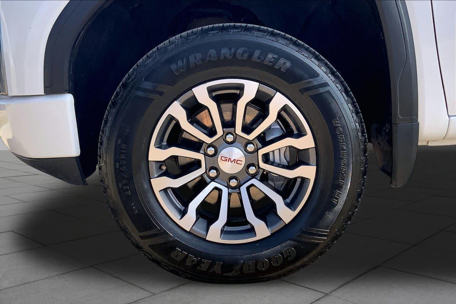 Used 2021 GMC Sierra 1500 AT4 AWD/4WD image 10