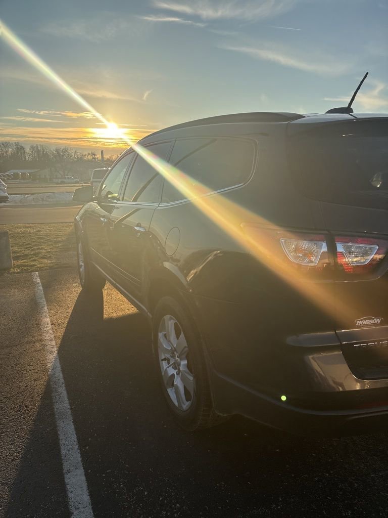 Used 2017 Chevrolet Traverse LT w/ Style and Technology Package image 6