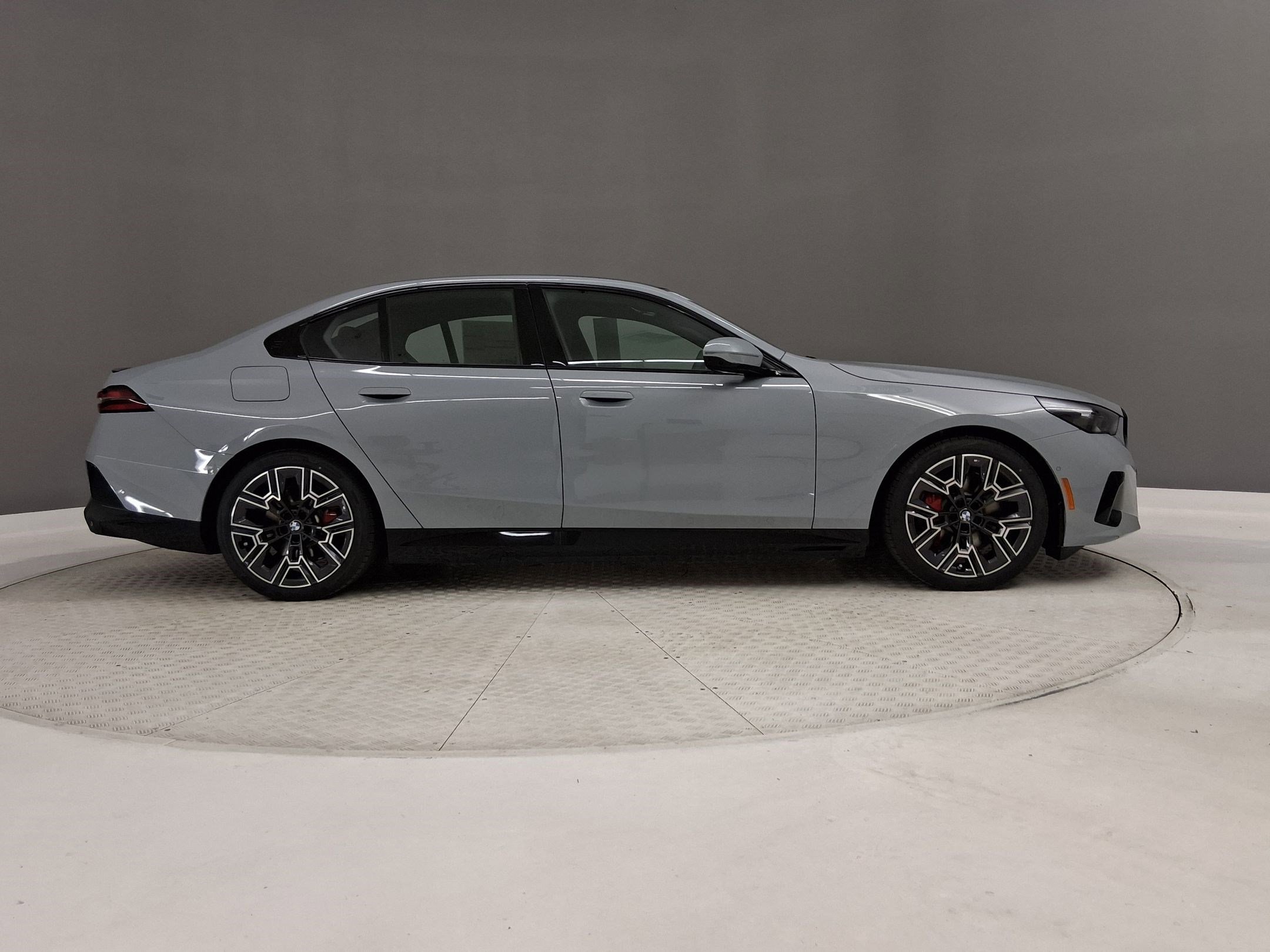 New 2026 BMW i5 eDrive40 w/ M Sport Package RWD image 6
