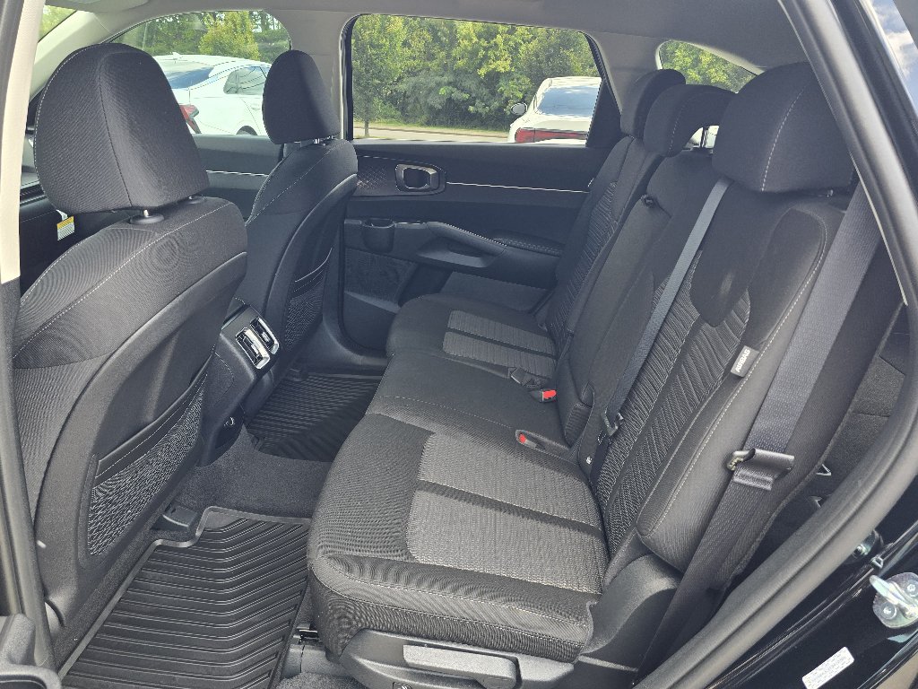 New 2026 Kia Sorento LX FWD image 4