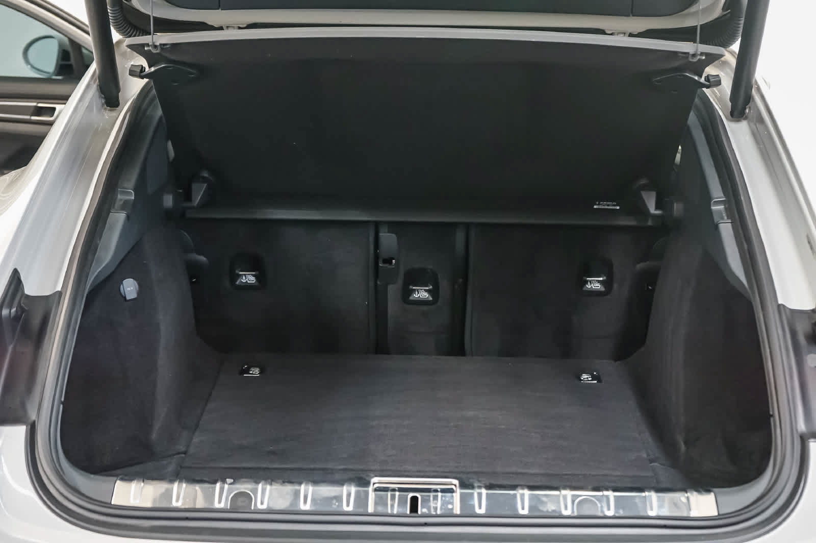 Certified 2023 Porsche Panamera Platinum Edition RWD image 32