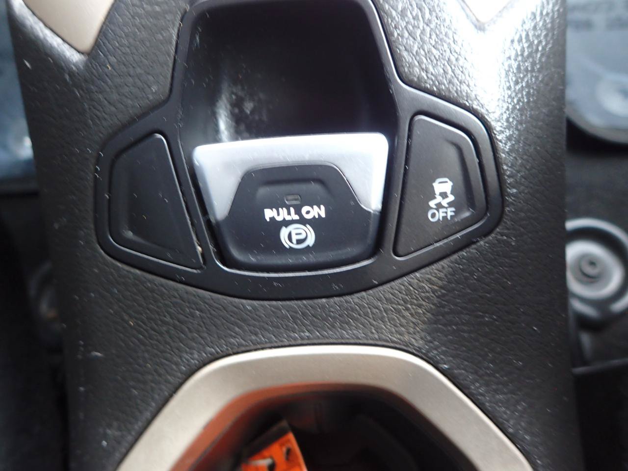 Used 2017 Jeep Renegade Sport w/ Power & Air Group FWD image 22